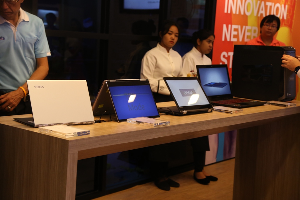 “เปิดศูนย์บริการ Lenovo Service Center”