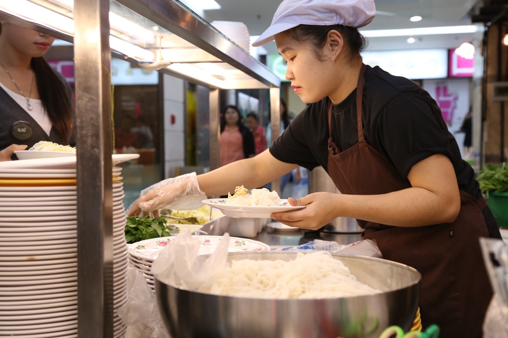 “เปิดร้าน ขนมจีน ลุงชัย”