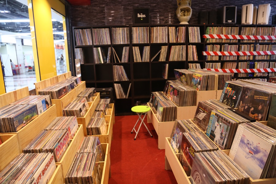 VINYLLICA ร้านจำหน่ายแผ่นเสียง Vinyl ชั้นนำ กลับมาพร้อมความสดใสโฉมใหม่