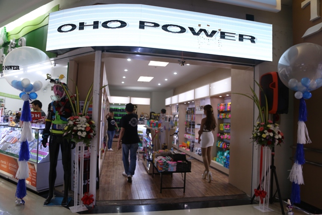 ศูนย์การค้าฟอร์จูนทาวน์ มอบกระเช้าดอกไม้ร่วมแสดงความยินดีเนื่องในโอกาสเปิด “ร้าน OHO POWER”