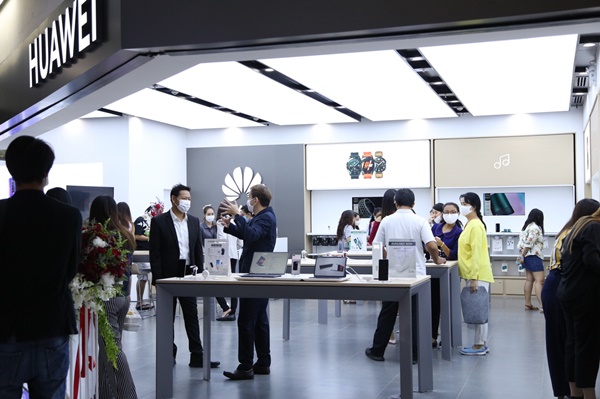 Huawei  เปิด Experience shop  บริการเบ็ดเสร็จ ครบในที่เดียว พร้อมให้บริการแล้วในศูนย์การค้าฟอร์จูนทาวน์   