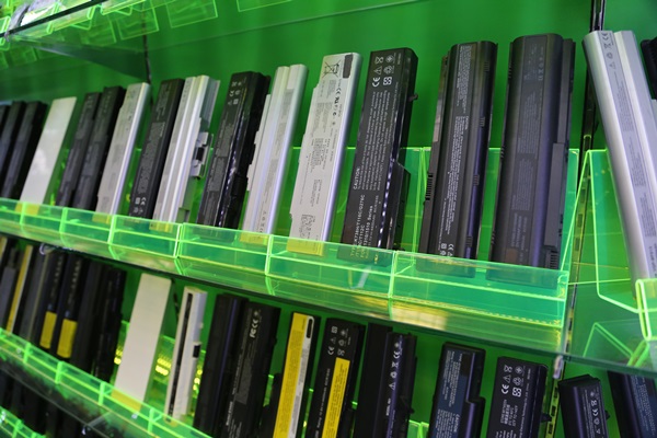 วายเจซี ผู้จัดจำหน่ายพาวเวอร์อแดปเตอร์ และแบตเตอรี่คุณภาพสูง