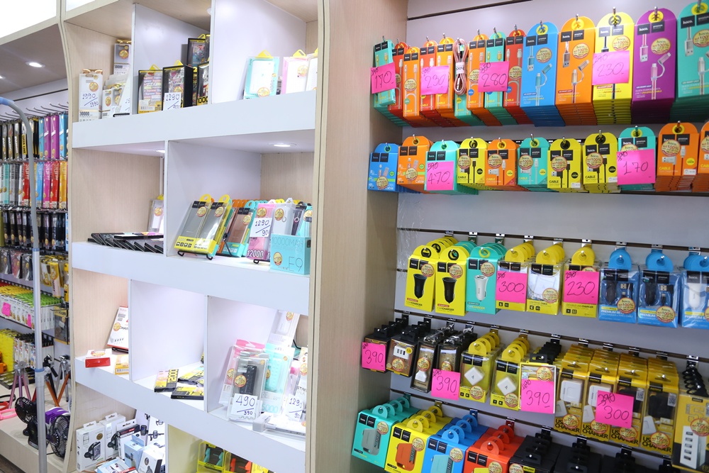 ศูนย์การค้าฟอร์จูนทาวน์ มอบกระเช้าดอกไม้ร่วมแสดงความยินดีเนื่องในโอกาสเปิด “ร้าน OHO POWER”