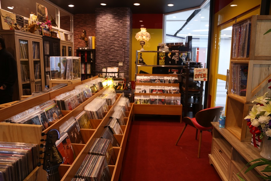 VINYLLICA ร้านจำหน่ายแผ่นเสียง Vinyl ชั้นนำ กลับมาพร้อมความสดใสโฉมใหม่