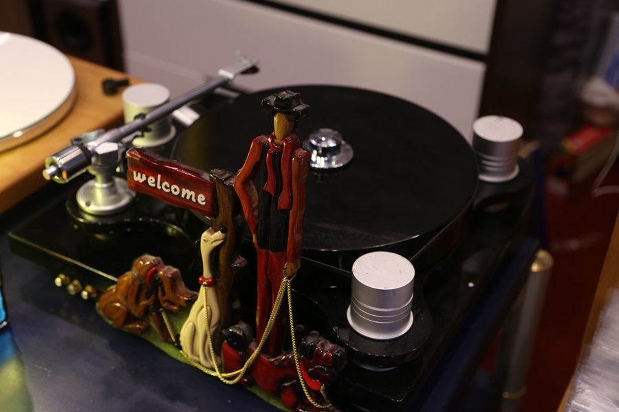 VINYLLICA ร้านจำหน่ายแผ่นเสียง Vinyl ชั้นนำ กลับมาพร้อมความสดใสโฉมใหม่