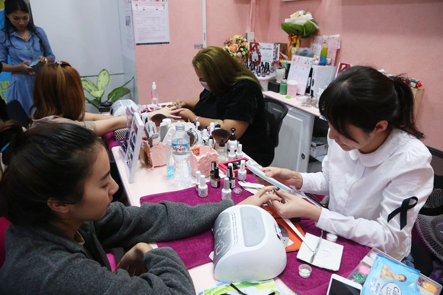 Polish Nail Bar บริการทำเล็บด้วยผลิตภัณฑ์คุณภาพ